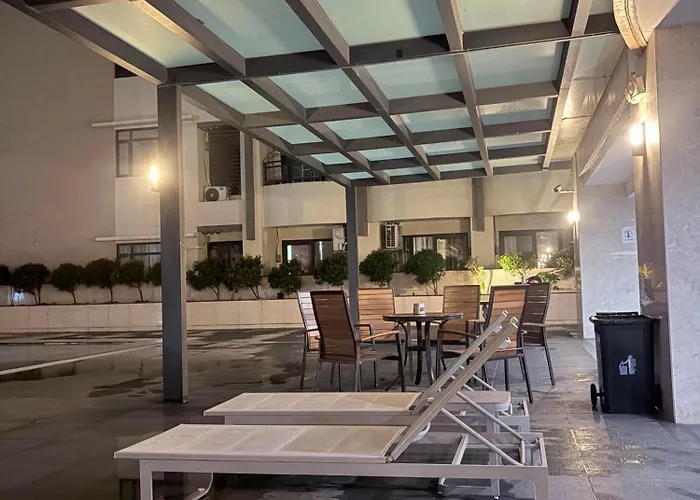Yv Staycation مانيلا
